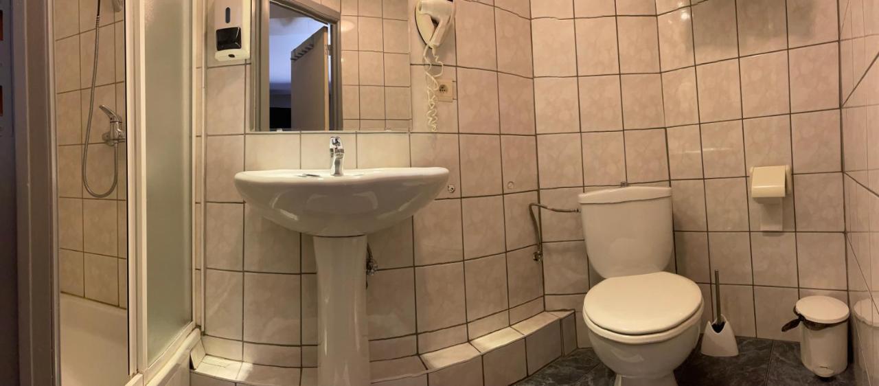 Hotel Les Arcades - La-Roche-En-Ardenne Zewnętrze zdjęcie